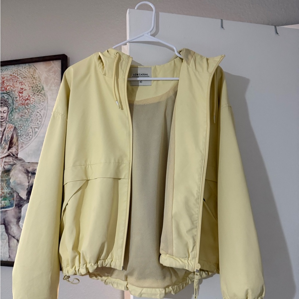 LCW Casual Women’s Lightweight Windbreaker Jacket -- Pastel Yellow - Picture 5 of 5